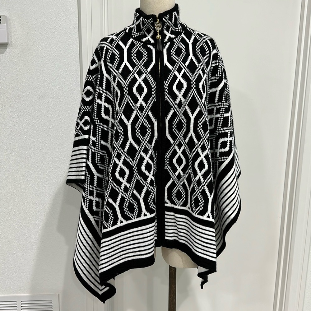 Anne Klein Knit Zip Poncho Cape - M